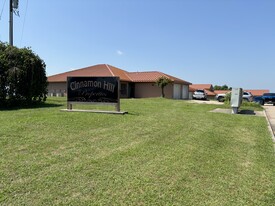 Building Photo - 1040 Cinnamon Dr