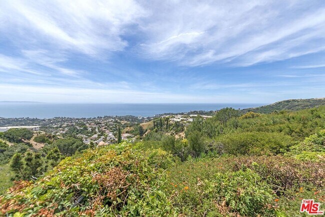 Building Photo - 16722 Charmel Ln