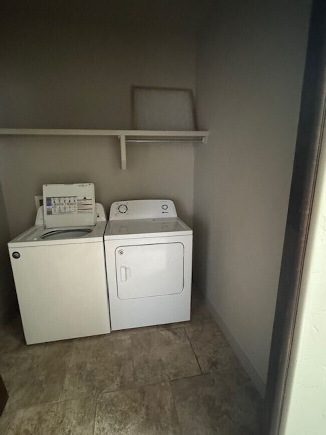 Building Photo - AVAILABLE NOW:  Over-55 Town House for Rent