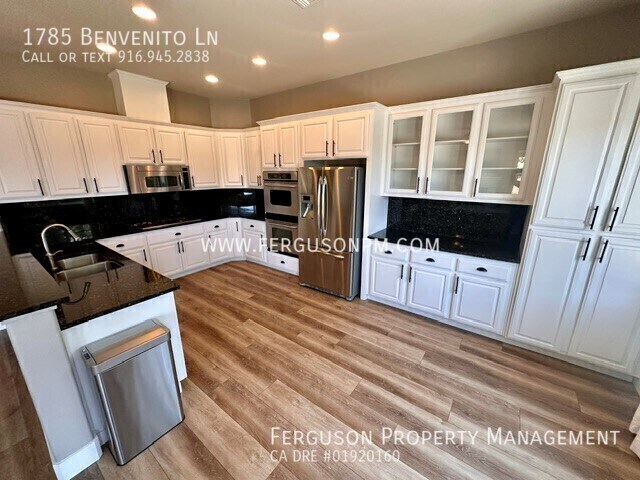 Building Photo - 1785 Benvenito Ln
