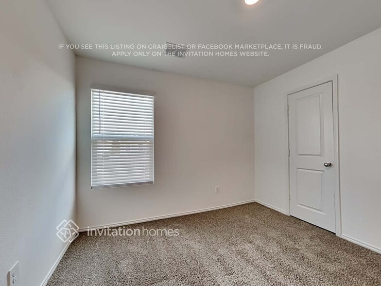 Building Photo - 3223 Crestone Dr