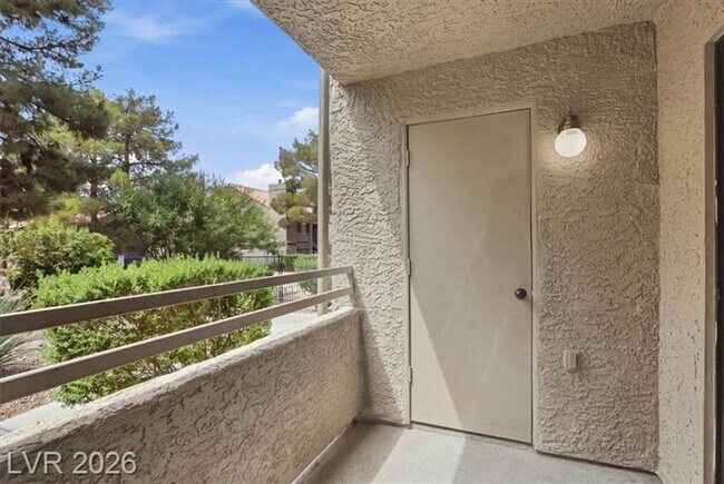 Building Photo - 5042 S Rainbow Blvd