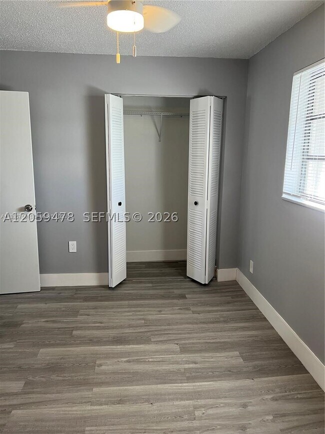 Building Photo - 645 W 68th St