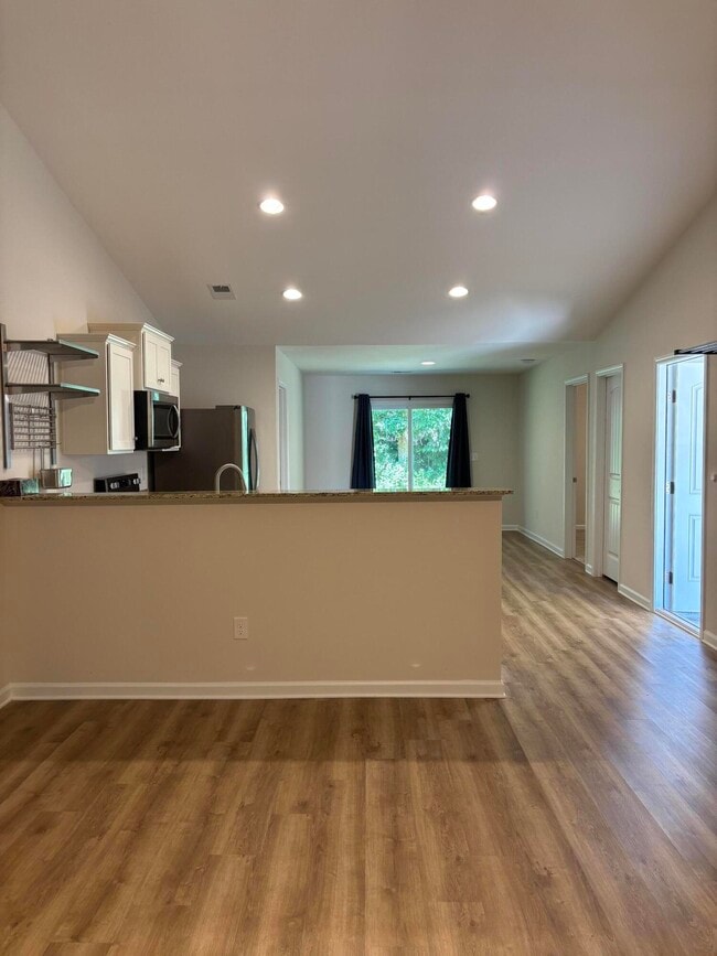 Building Photo - 2185 Stillpointe Dr