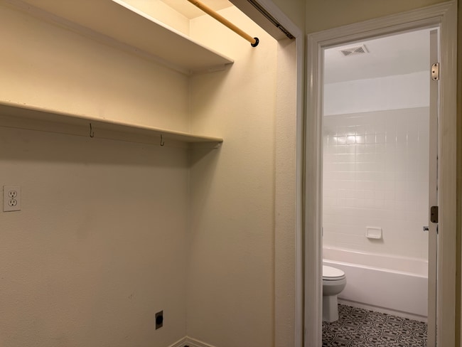 Building Photo - 8103 Waterfowl Ave