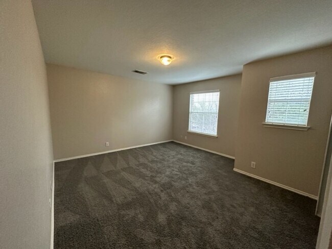 Building Photo - 2111 Red Rock Xing