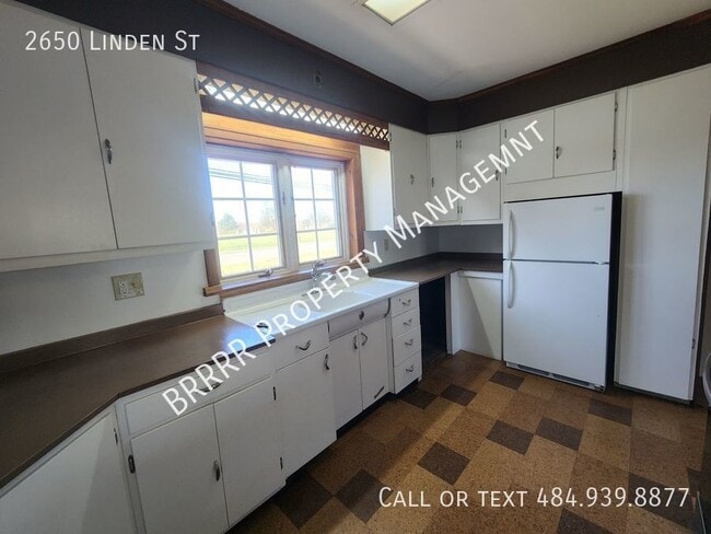Building Photo - 2650 Linden St