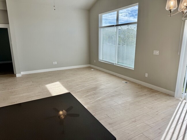 Building Photo - 7646 S Waverly Hls Ln