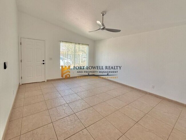 Building Photo - Charming three bedroom - two bathroom GREA...