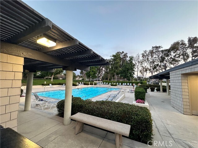 Building Photo - 35 Smokestone