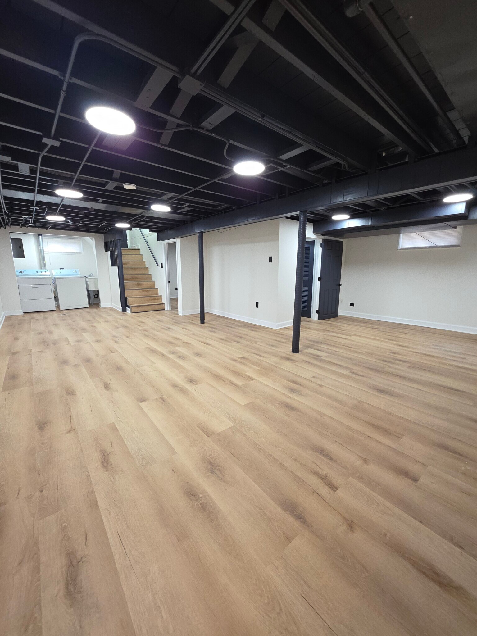 Family room - Basement - 5251 S Hamlin Ave