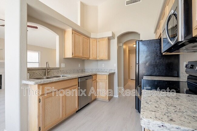 Building Photo - 1070 W Chilton Dr