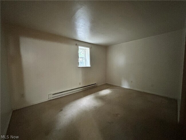 Building Photo - 183 Woodmont Ave