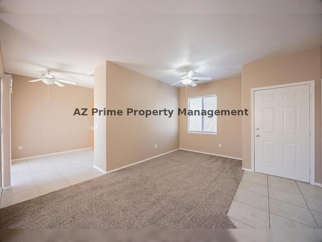 Building Photo - 670 E Mariposa Pl