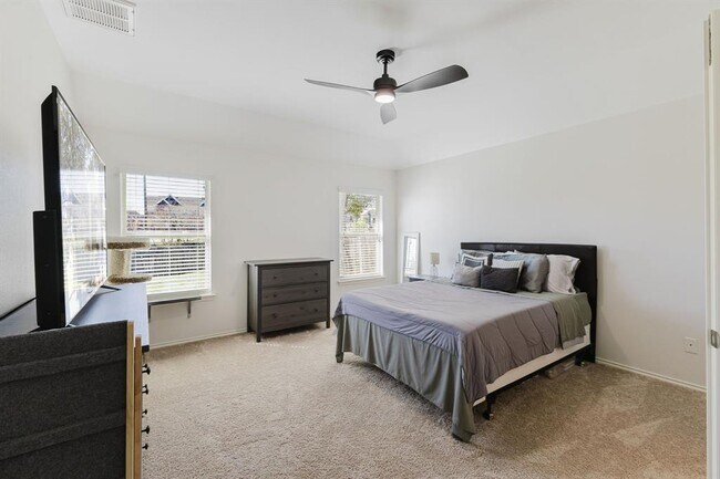 Building Photo - 2292 Intrepid Dr