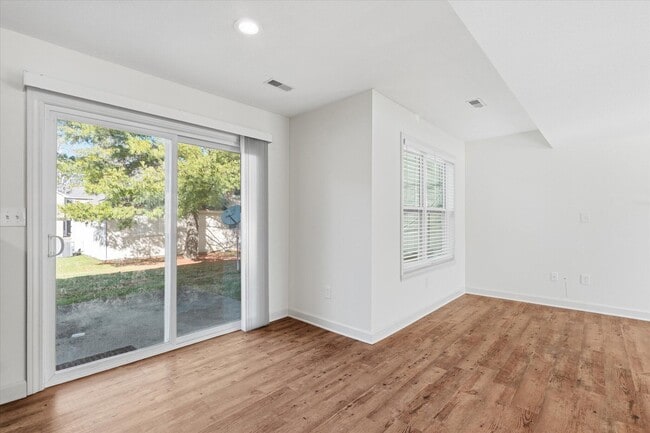 Building Photo - 421 S Village Cir