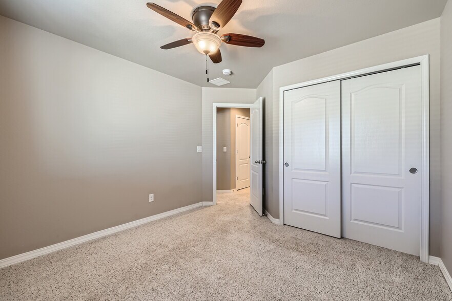 Building Photo - 8883 White Prairie Vw