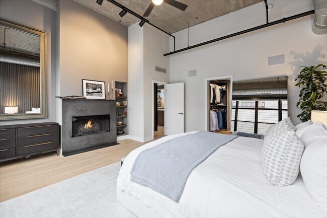 Building Photo - 850 W Adams St