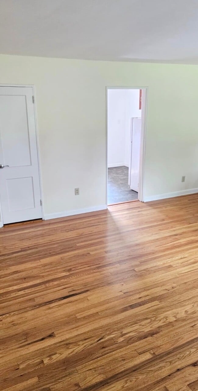 Building Photo - 31 Millers Ln