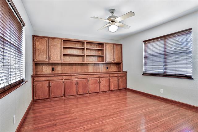 Building Photo - 2105 Cambridge Dr