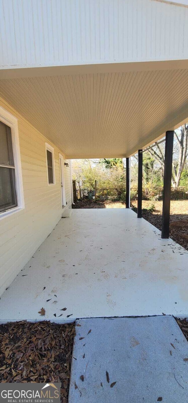 Building Photo - 1753 Fairway Hill Dr SE