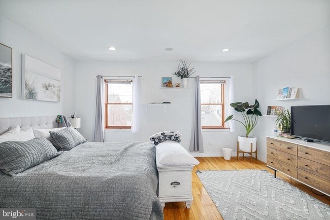 Building Photo - 615 S 11th St