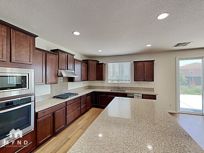 Building Photo - 2367 Hancock Dr