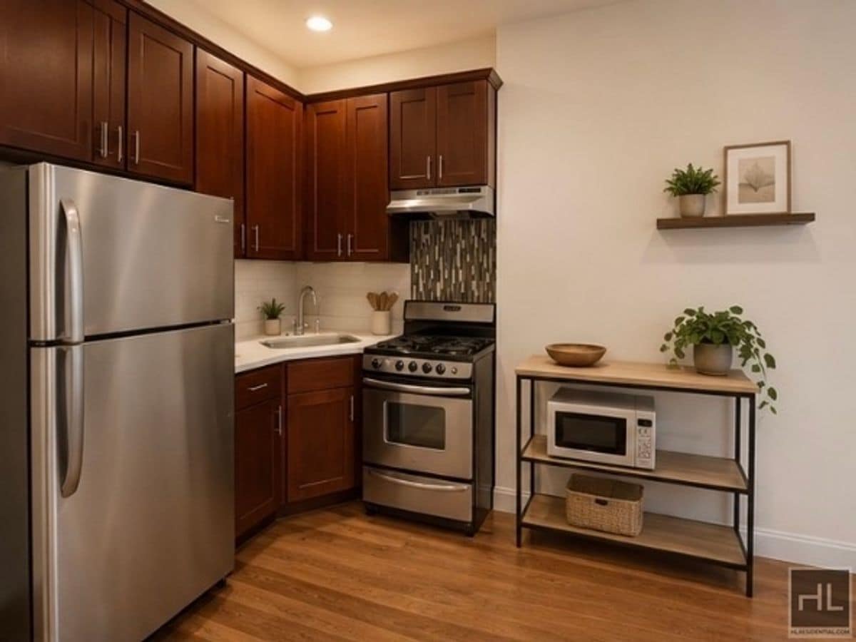 Building Photo - Charming 1 Bedroom in South Harlem!