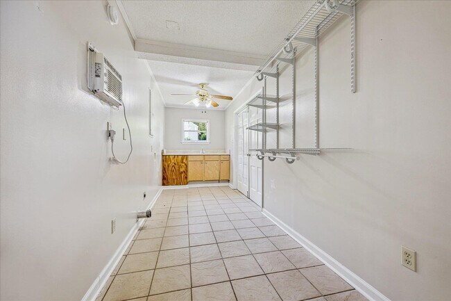 Building Photo - 1532 Christine Cove