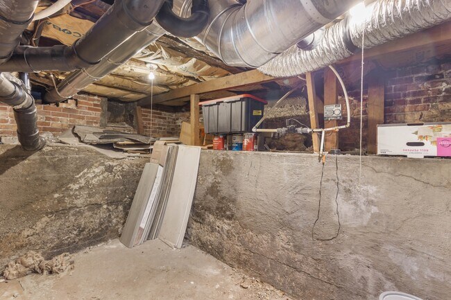 Building Photo - 722 S 700 E