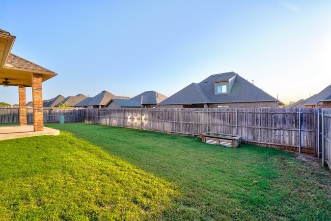 Building Photo - 812 Ryan Rd