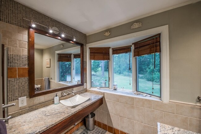 Building Photo - 3086 Waterford Dr