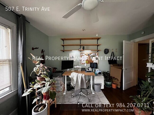 Building Photo - MOVE IN SPECIAL:  $200 OFF RENT Renovated,...