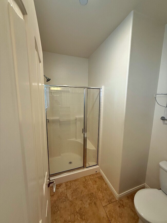 Building Photo - 1099 Buena Vista Way