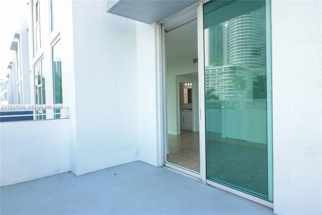 Building Photo - 275 NE 18th St