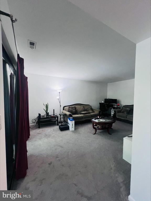 Building Photo - 5 Mullingar Ct