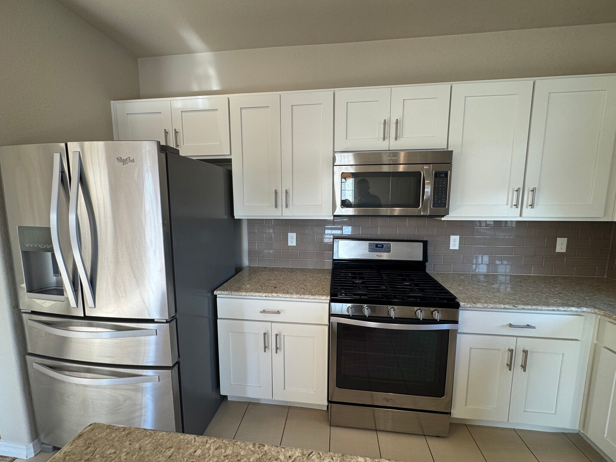 Building Photo - 475 Eclipse Dr