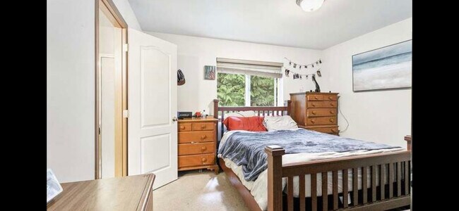 VIDEO WALKTHROUGH AVAILABLE ON REQUEST - 232 Poplar St