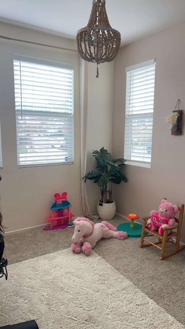 Building Photo - Beautiful 4 bedroom, 3 bath home nestled in the foothills of Fallbrook