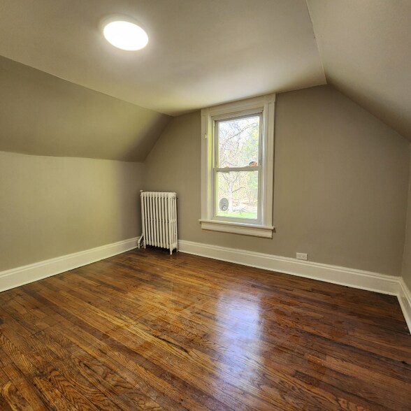 Building Photo - 25 Kemp Ave