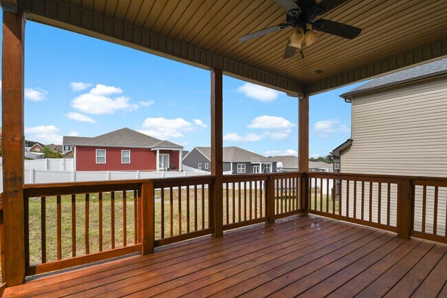 Building Photo - Pet Friendly Four Bedroom!