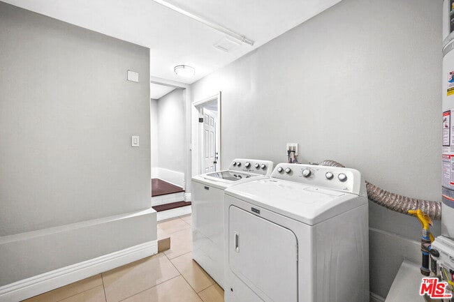 Building Photo - 11419 Sunshine Terrace