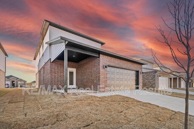 Building Photo - 4670 W Aurora St