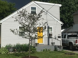 Building Photo - 1502 N Graceland Ave