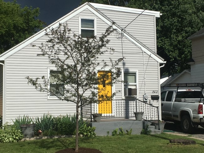 Building Photo - 1502 N Graceland Ave