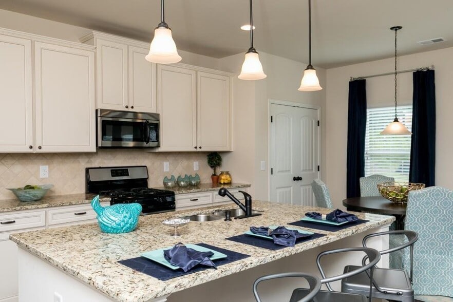 Building Photo - 1856 Hanover W Dr