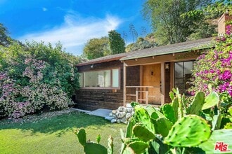 Building Photo - 9859 Easton Dr