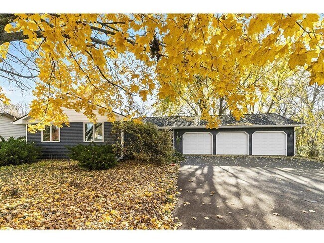 Building Photo - 16405 13th Ave N