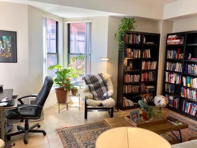 Building Photo - 35 Fay St