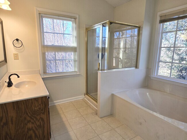 Building Photo - 5104 Grist Mill Ct